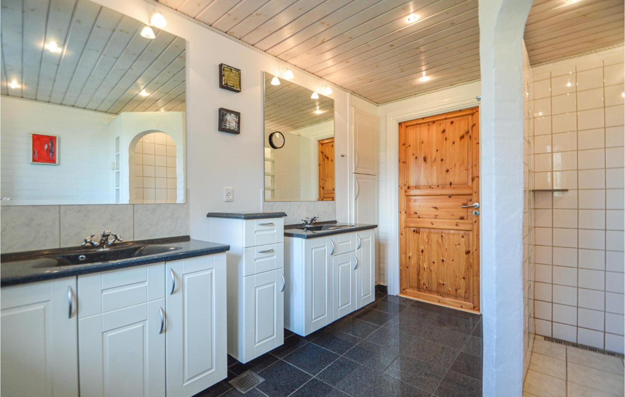 Ballum Awesome Home In Bredebro With Kitchen מראה חיצוני תמונה